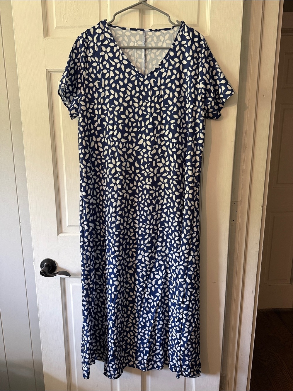 SHEIN Navy and White Floral-Leaf V-Neck Maxi Dress